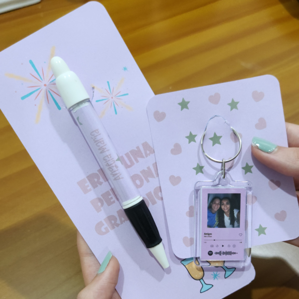 Agenda pequeña + Lapicero +  Llavero